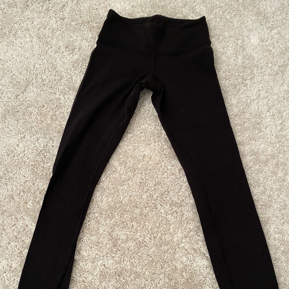 Black lululemon leggings